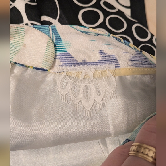 Poleci Sample Skirt 100%Silk - Picture 7 of 7